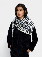 Chal Estampado Animal azul-marino