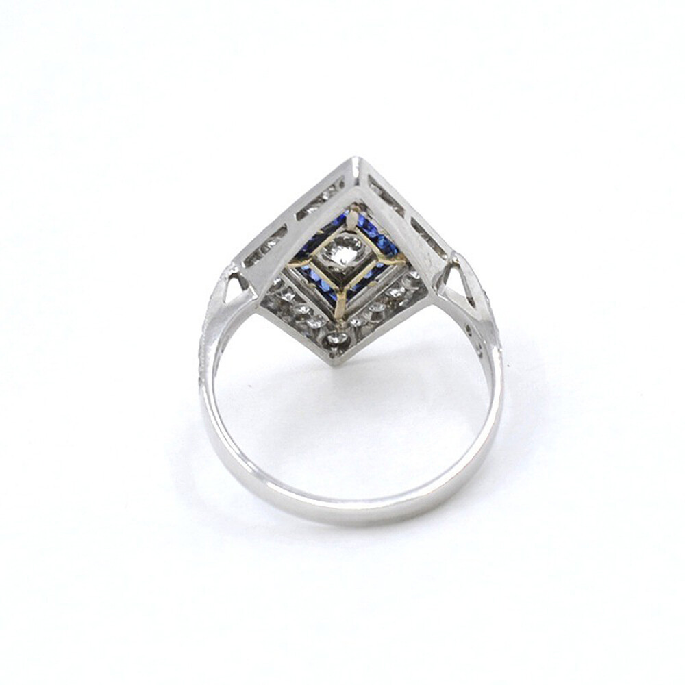 Anillo En Oro 18K, Platino, Brillantes Y Zafiros Sinteticos Anillo En Oro 18K, Platino, Brillantes Y Zafiros Sinteticos