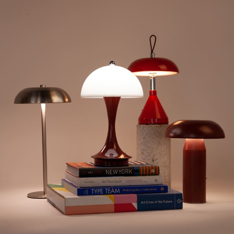 Lámpara de mesa retro inalámbrica roja