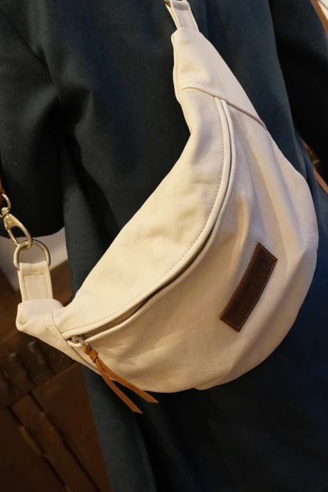 Leather Fanny Pack Hielo