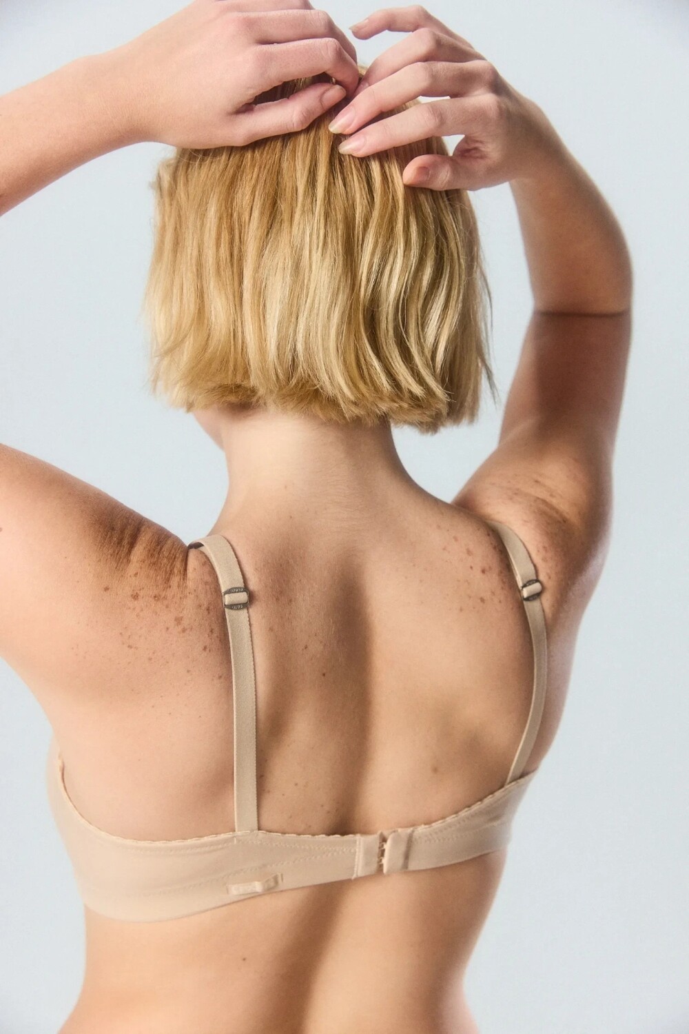 SIN ARO TRICOT Nude