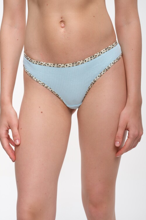 Colaless Nerea Celeste