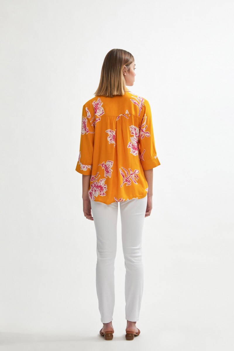 Blusa estampada ocre