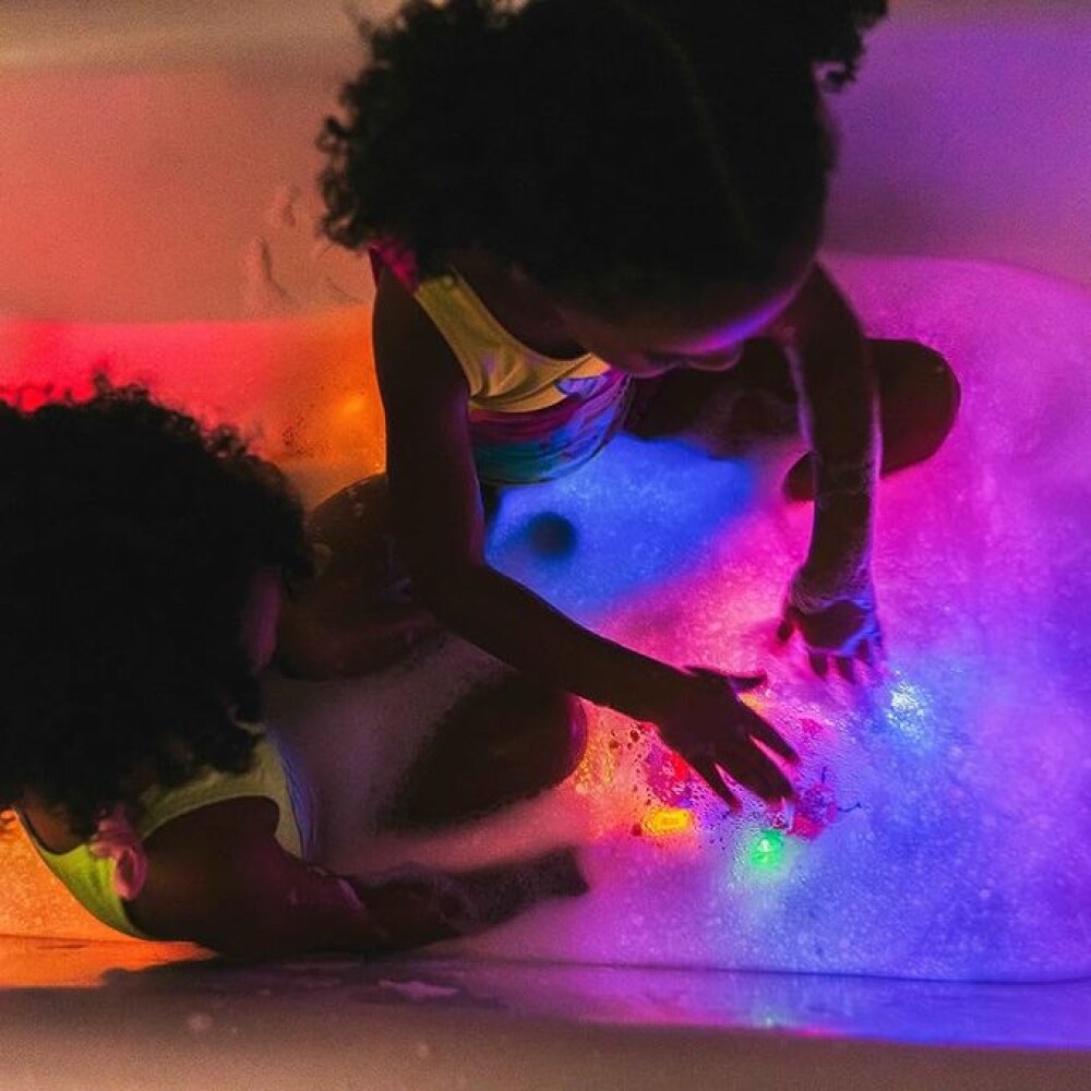 Set divertido GLO PALS para jugar en el agua amarillo