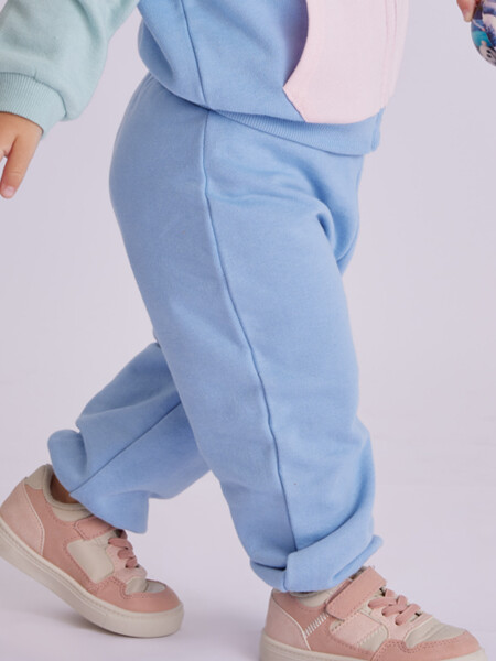 Pantalón deportivo estampado Celeste