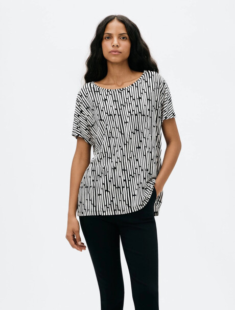 BLUSA ESTAMPADA DE MANGA CORTA NEGRO