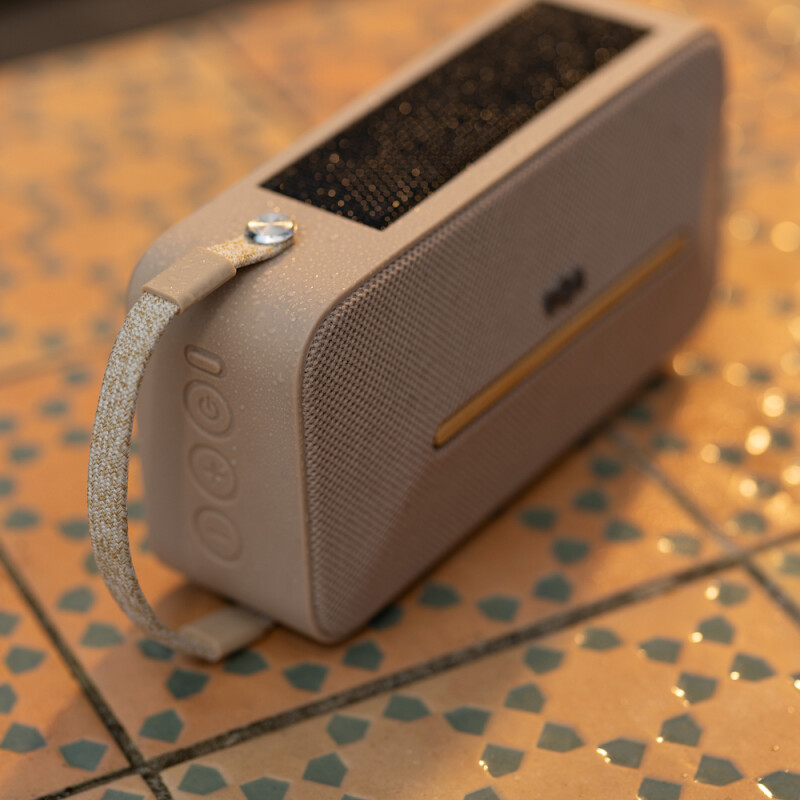 Parlante Rise Up Solar (Bluetooth) Parlante Rise Up Solar (Bluetooth)