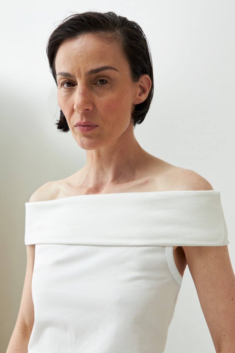 Remera escote bardot crudo