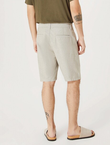 BERMUDA DE SARGA MODELO CHINO GRIS