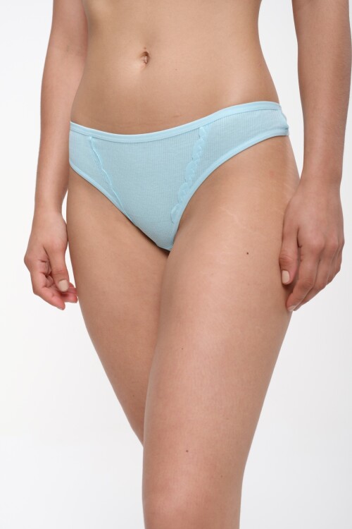 Colaless Vivian Celeste