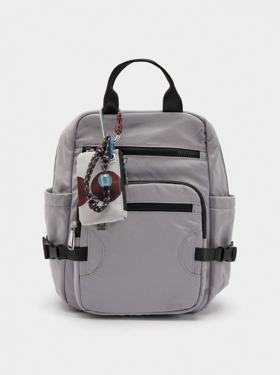 Mochila De Nylon Con Colgante - crudo 