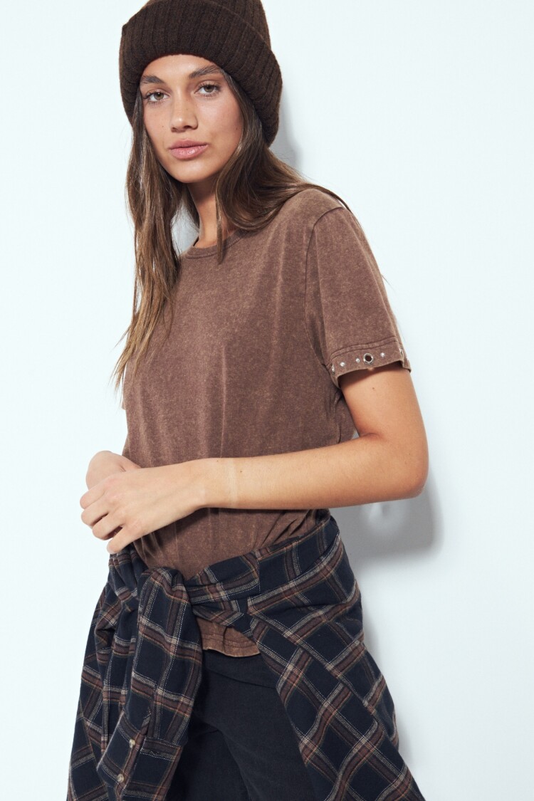 REMERA FITTONIA Chocolate