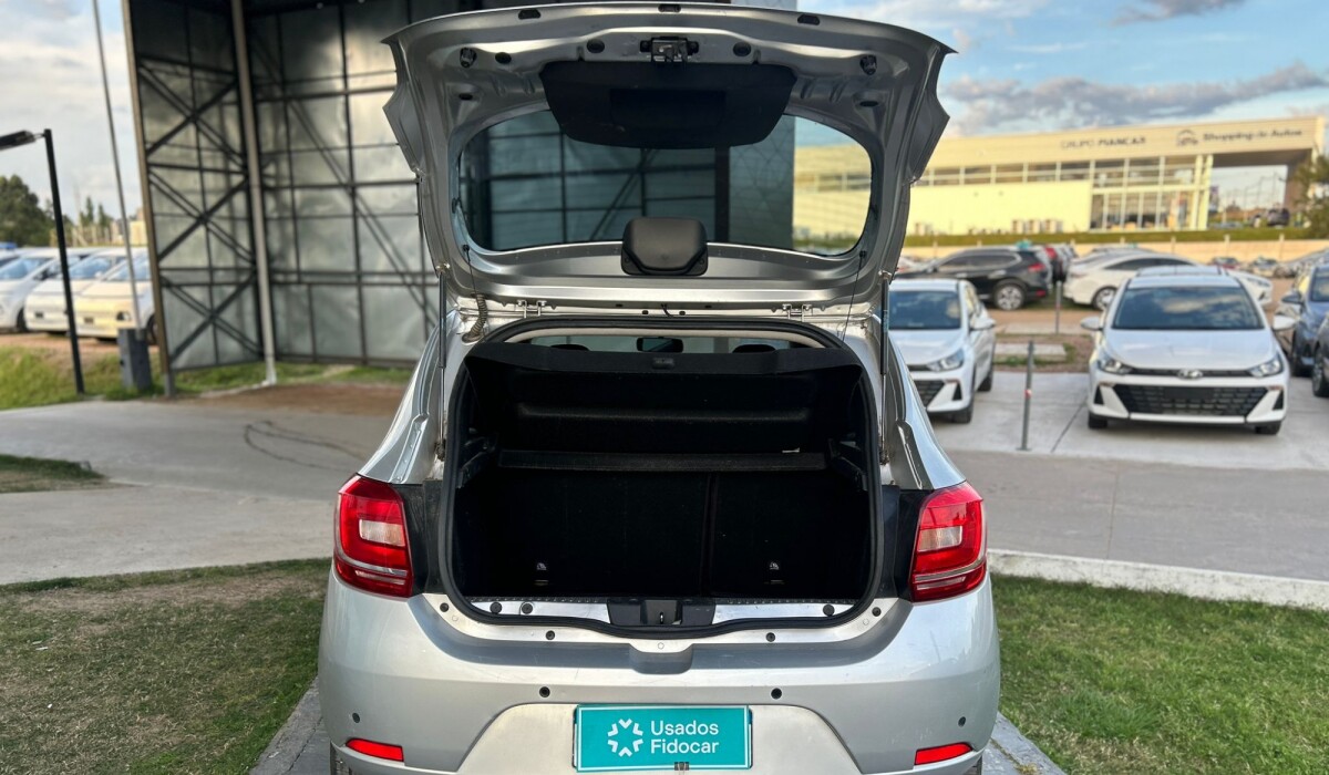 Renault Sandero Privilege 1.6 2018 Renault Sandero Privilege 1.6 2018