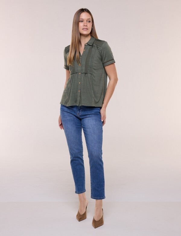 Camisa Con Alforzas Y Puntilla OLIVA