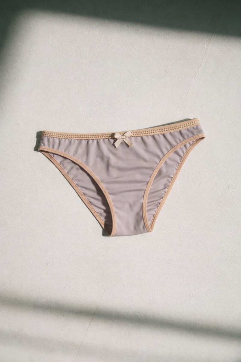 Vedetina Antonia ECO – Corte clásico con faja que acompaña sin marcar Lila