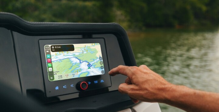 Android Auto y Apple CarPlay llegan a las lanchas: la conectividad ahora también en el agua