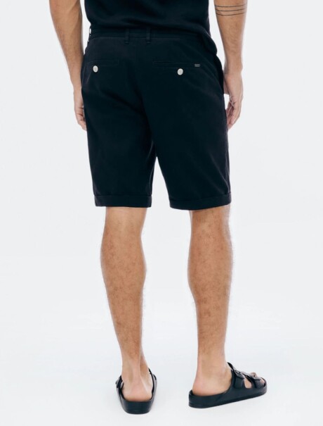 BERMUDA BÁSICA NEGRO