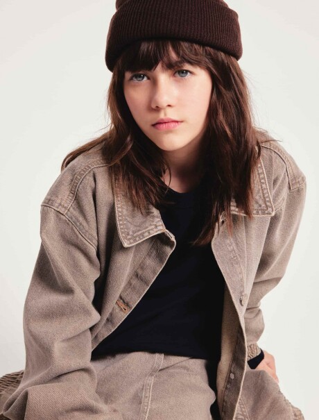 CAMPERA OVERSIZED GASTADA PARA NIÑA GRIS