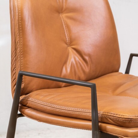 Silla Cuero Seriema Cognac U