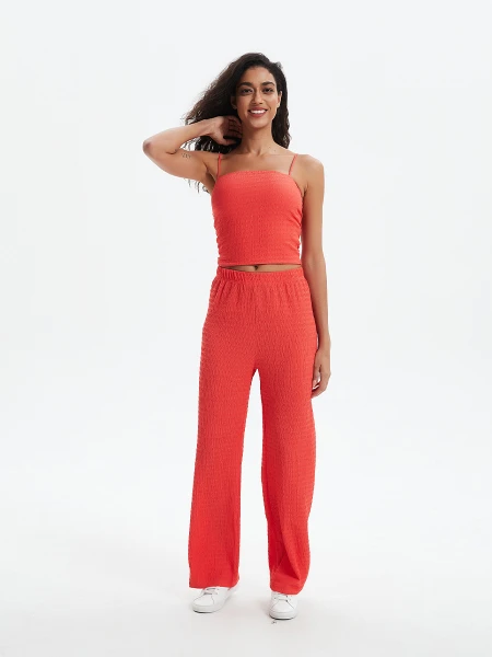 PANTALÓN TAMBOR ROJO