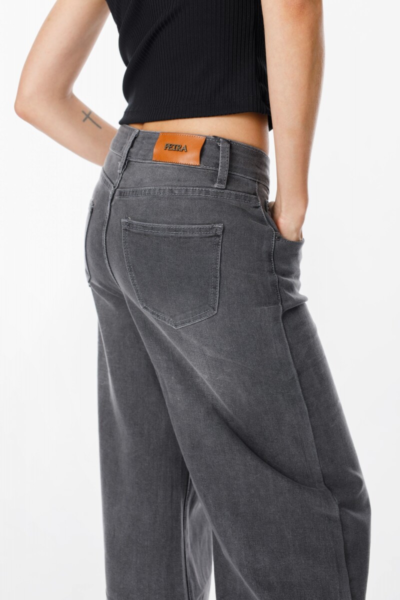 Jean Nyra Gris Oscuro