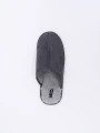 PANTUFLA DE HOMBRE GRIS OSCURO