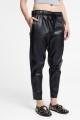 Pantalón slim fit Negro
