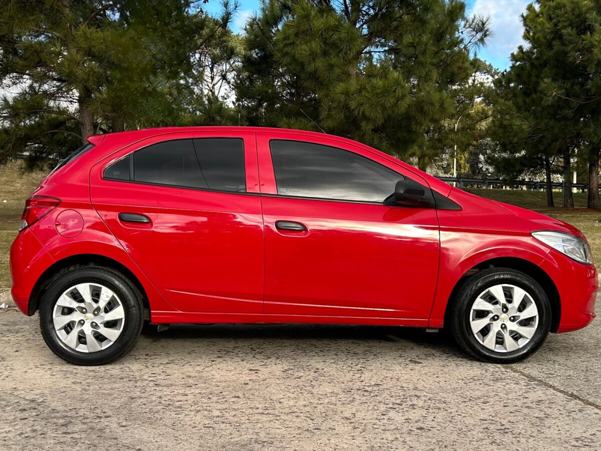 Chevrolet Onix LT 1.4 Full | Permuta / Financia Chevrolet Onix LT 1.4 Full | Permuta / Financia