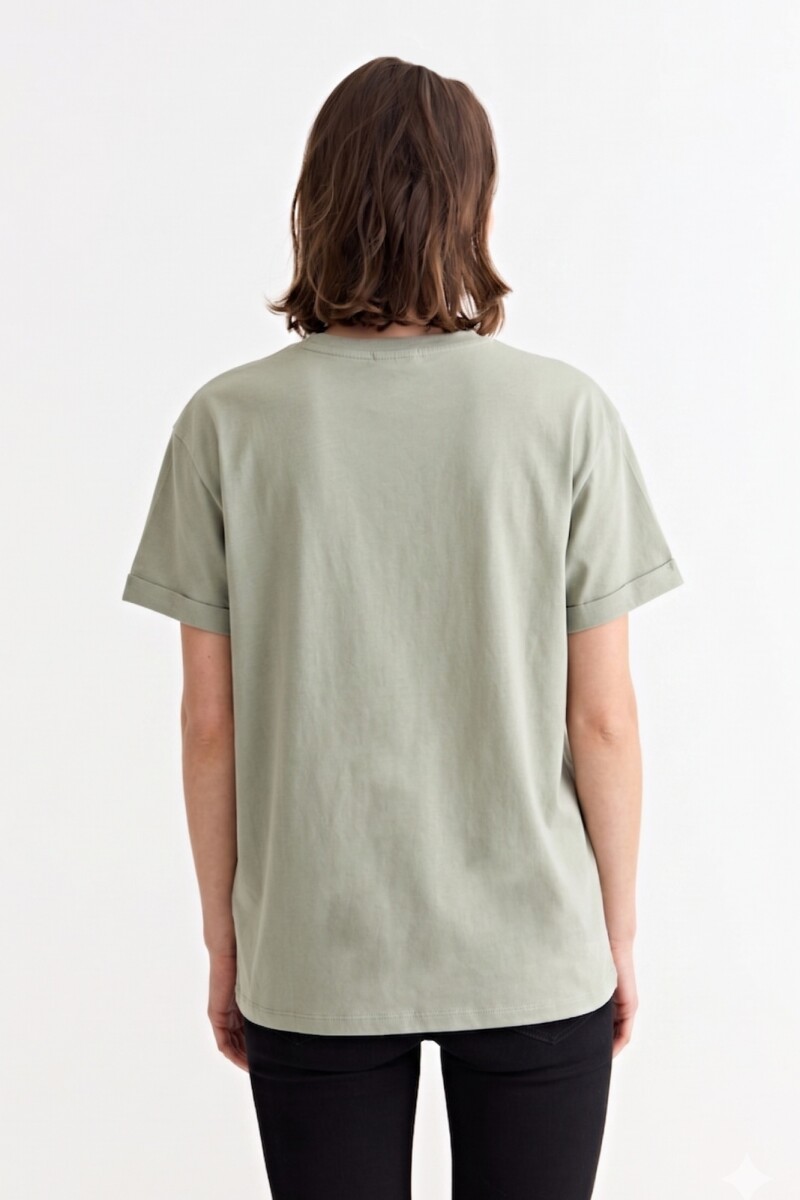 Remera m/c estampada colección Paris VERDE OLIVA