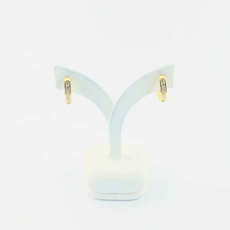 Aritos de plata 925 con baño de oro amarillo y circonias. Aritos de plata 925 con baño de oro amarillo y circonias.