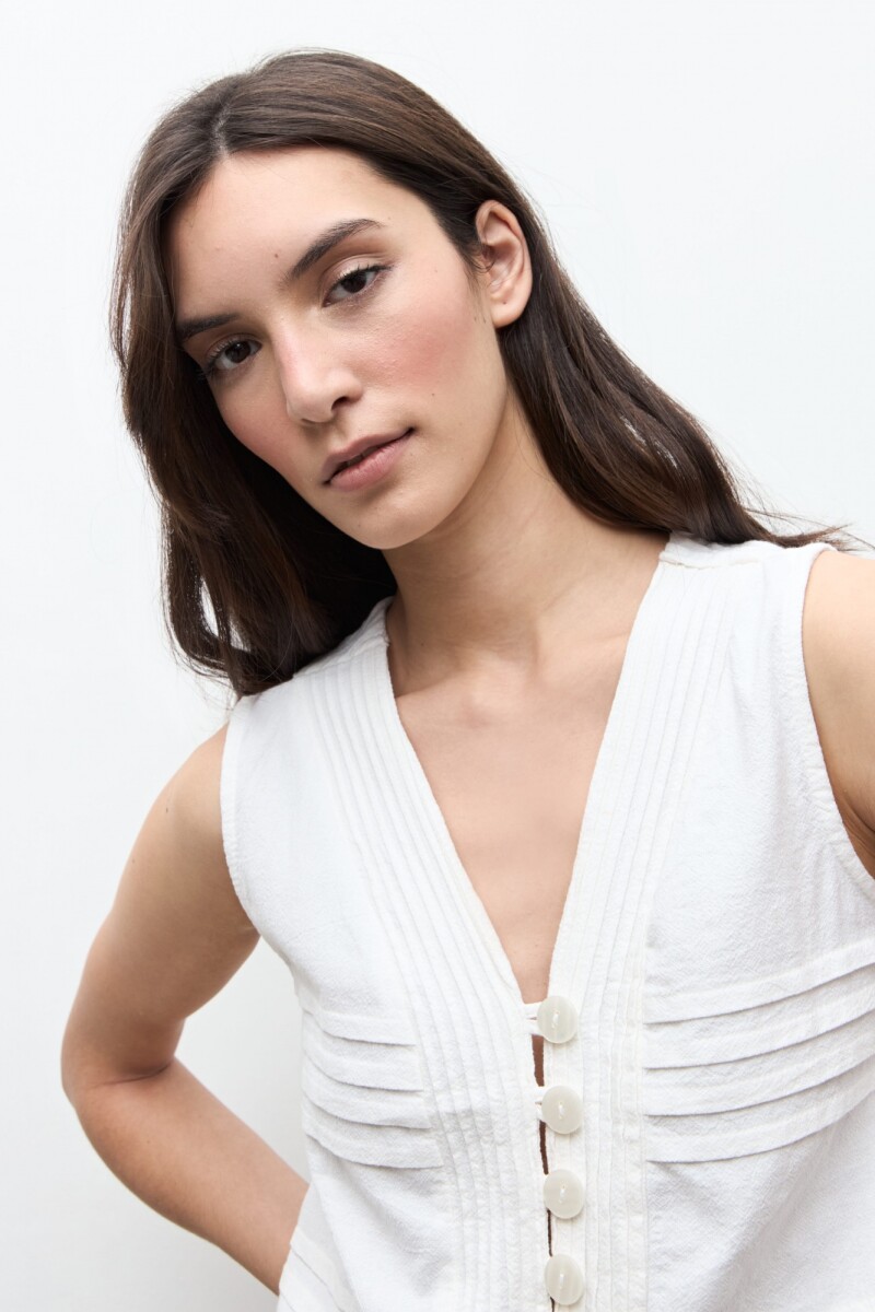 Blusa con alforzas blanco