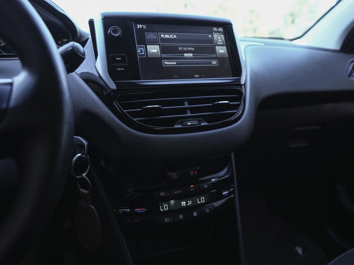 Peugeot 208 Active 1.2 Extra Full | Permuta / Financia Peugeot 208 Active 1.2 Extra Full | Permuta / Financia