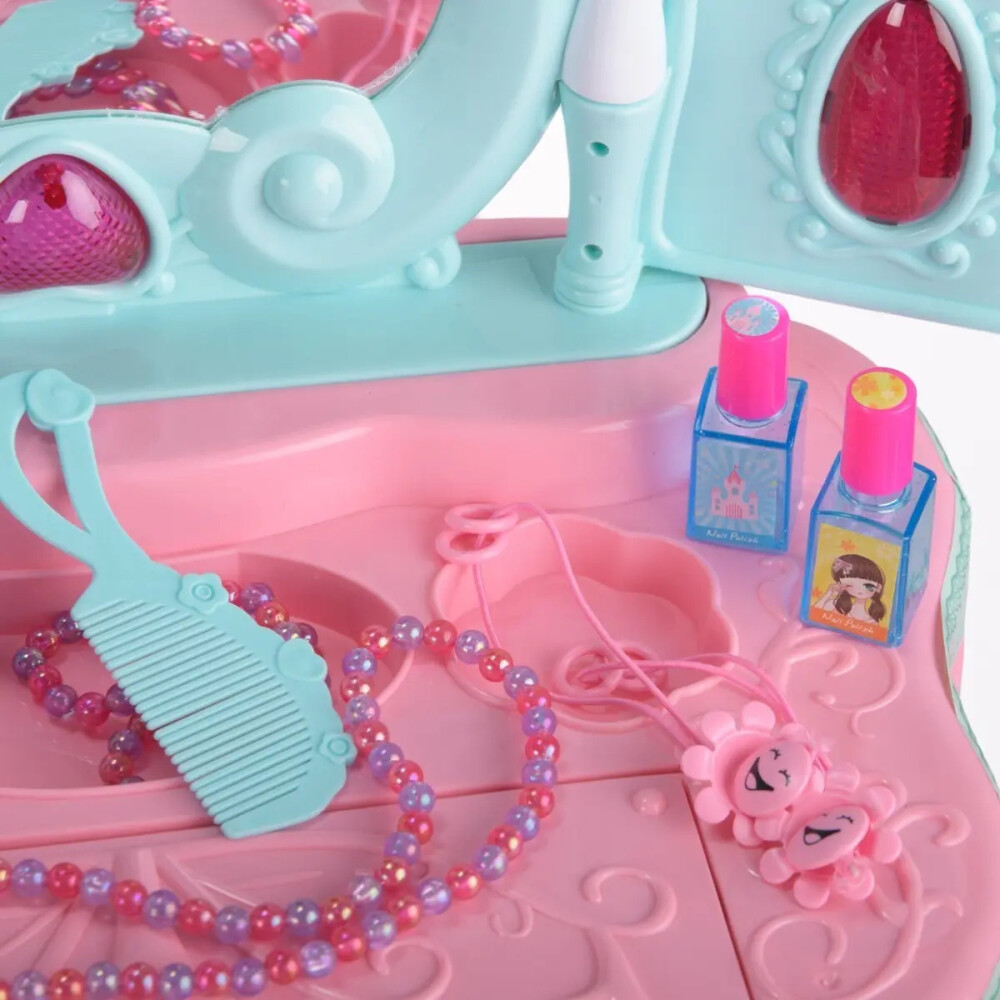Tocador de belleza con accesorios y piano Tocador de belleza con accesorios y piano