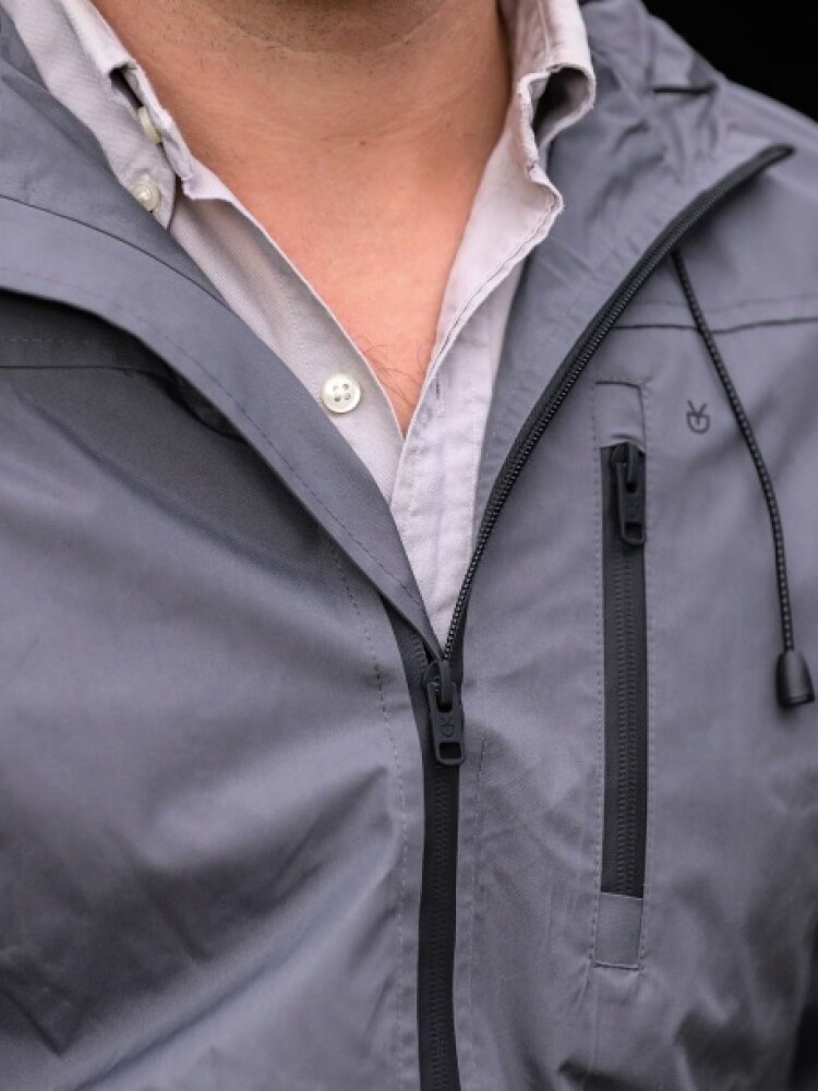 Campera impermeable gris Campera impermeable gris