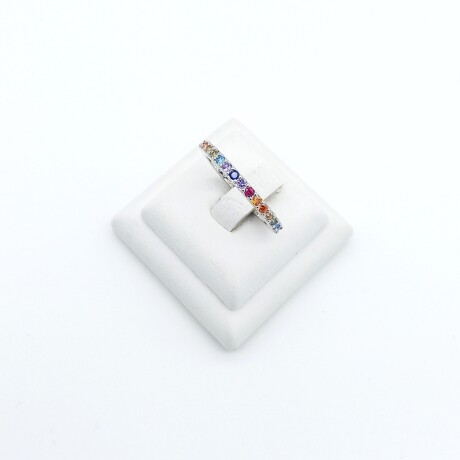 Anillo de plata 925 con baño de rodio y cristales. Anillo de plata 925 con baño de rodio y cristales.
