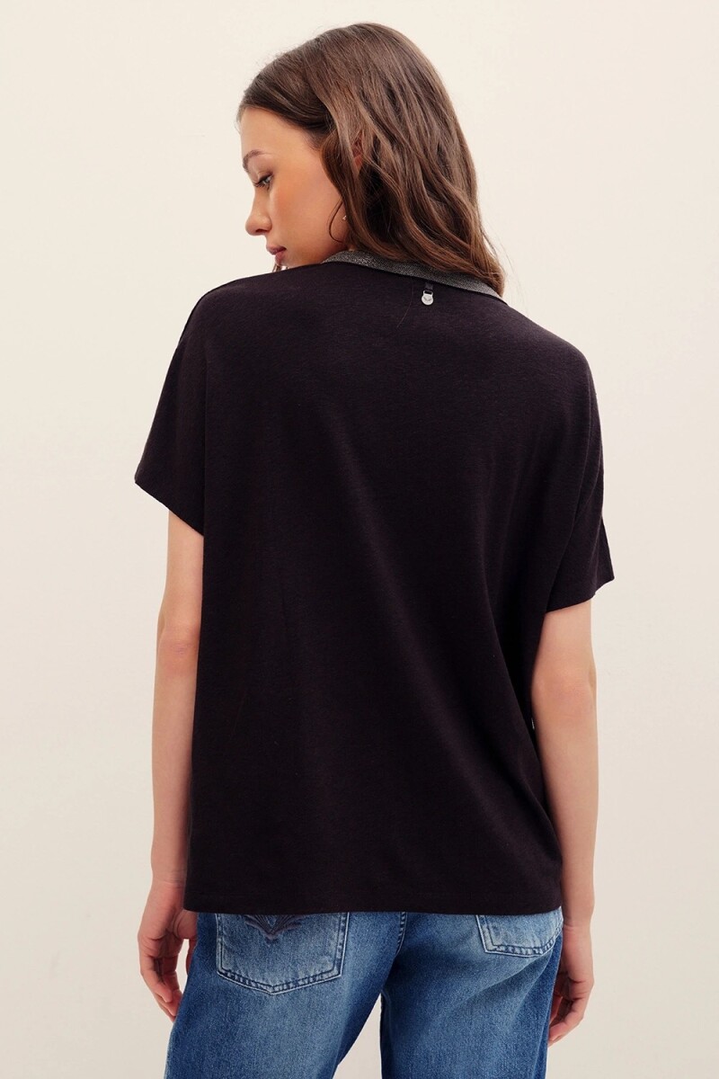 REMERA SHINY ANDRE Negro
