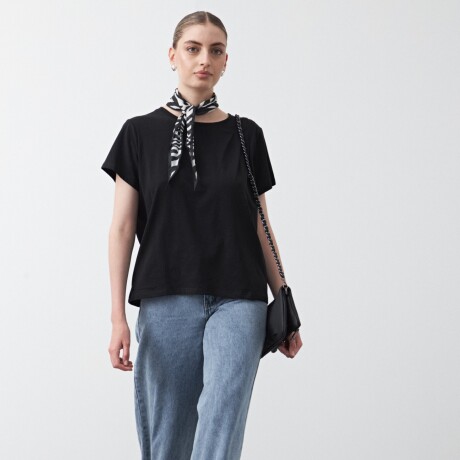 REMERA AMANITA Negro