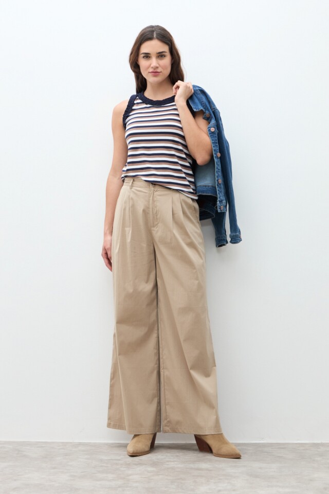 Top rayado con volados azul marino