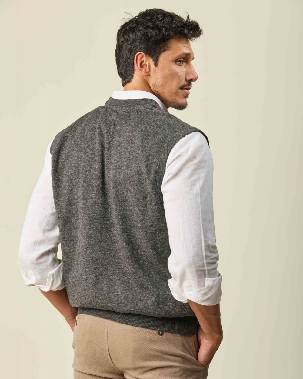 Chaleco Lambswool Escote V Gris