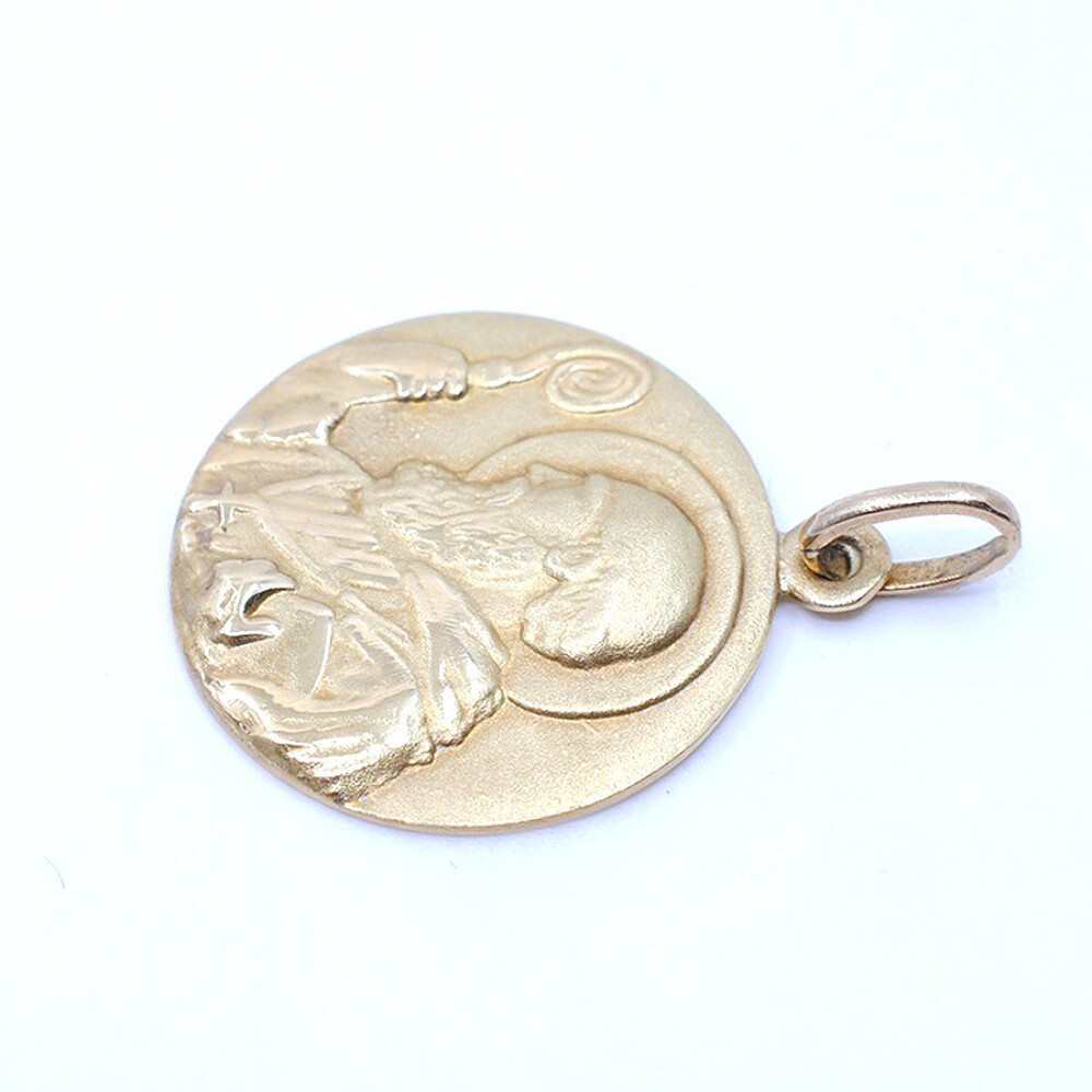 Medalla En Oro 18K amarillo Con Imagen De San Benito Medalla En Oro 18K amarillo Con Imagen De San Benito
