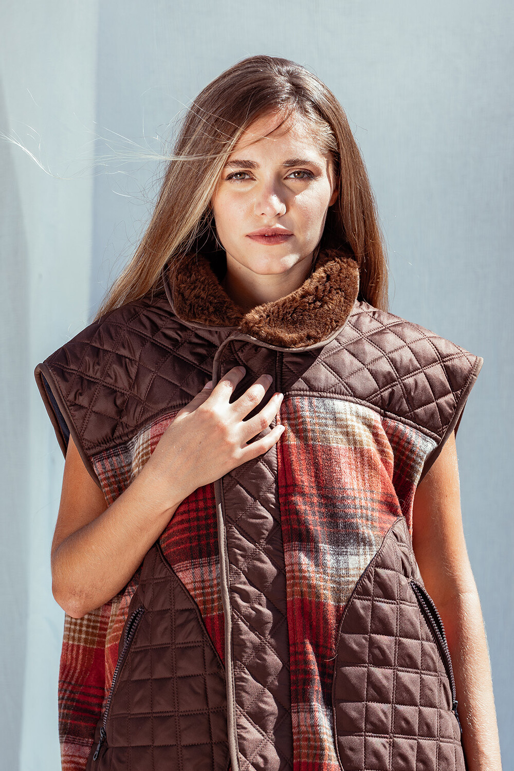 Saddle Vest Rojo / Chocolate