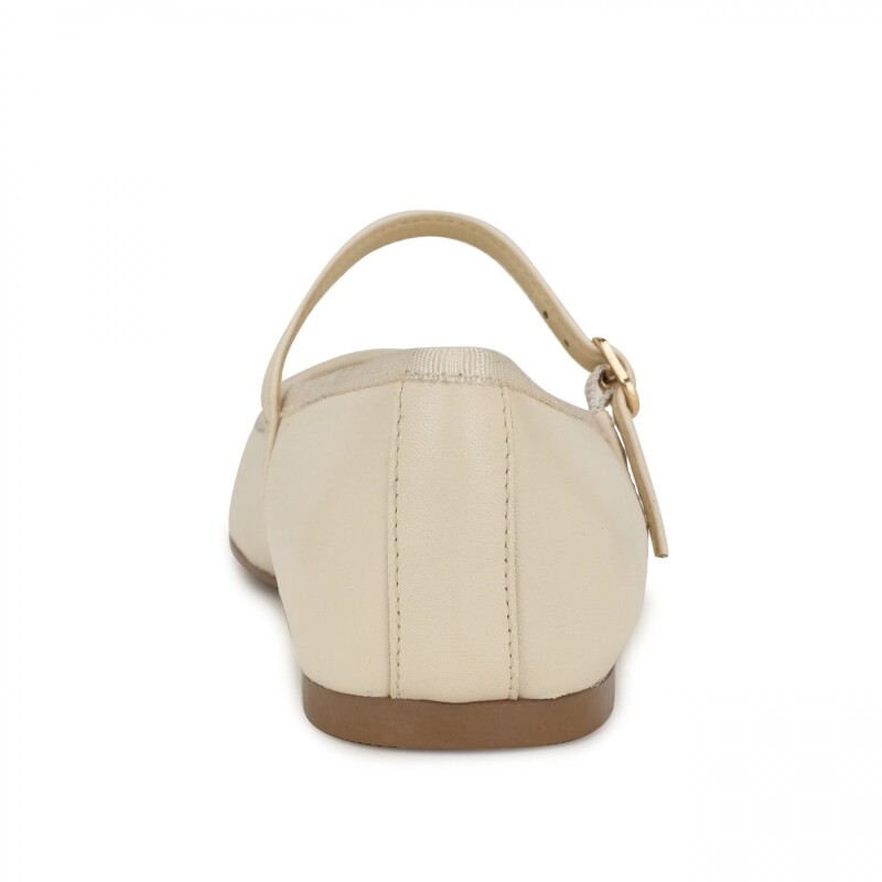 Flats Ewind Ivory 001