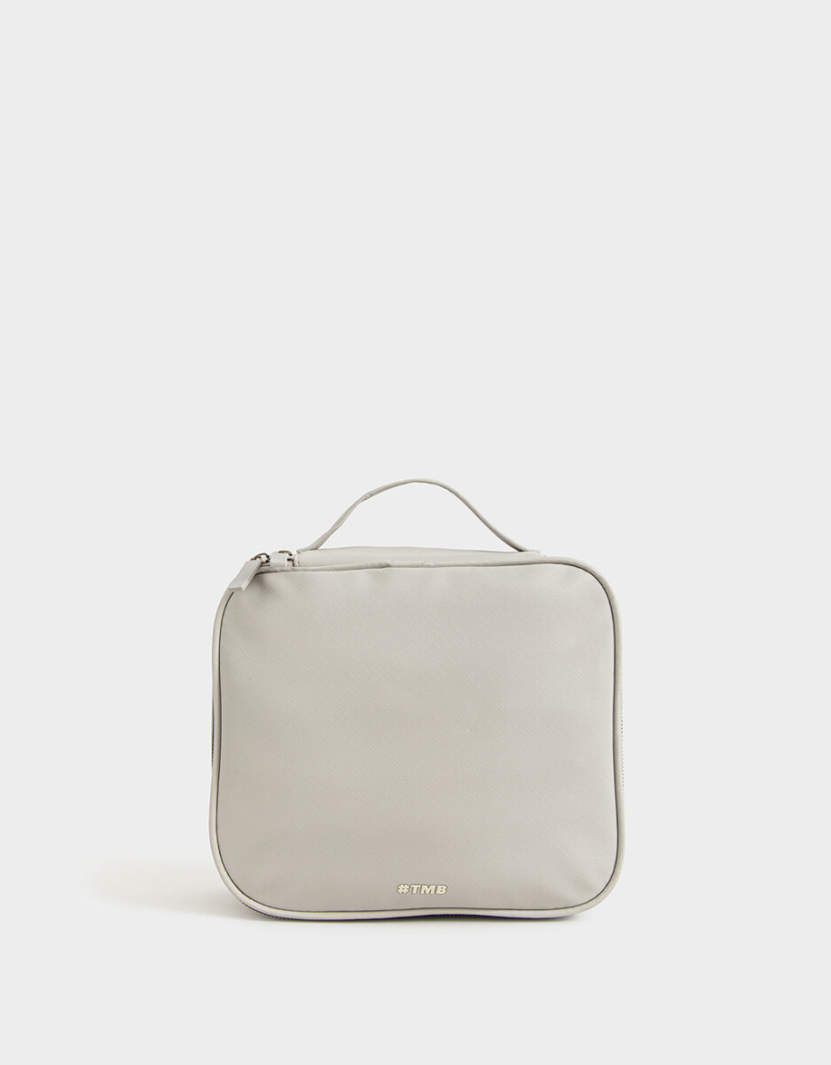 Necessaires 
