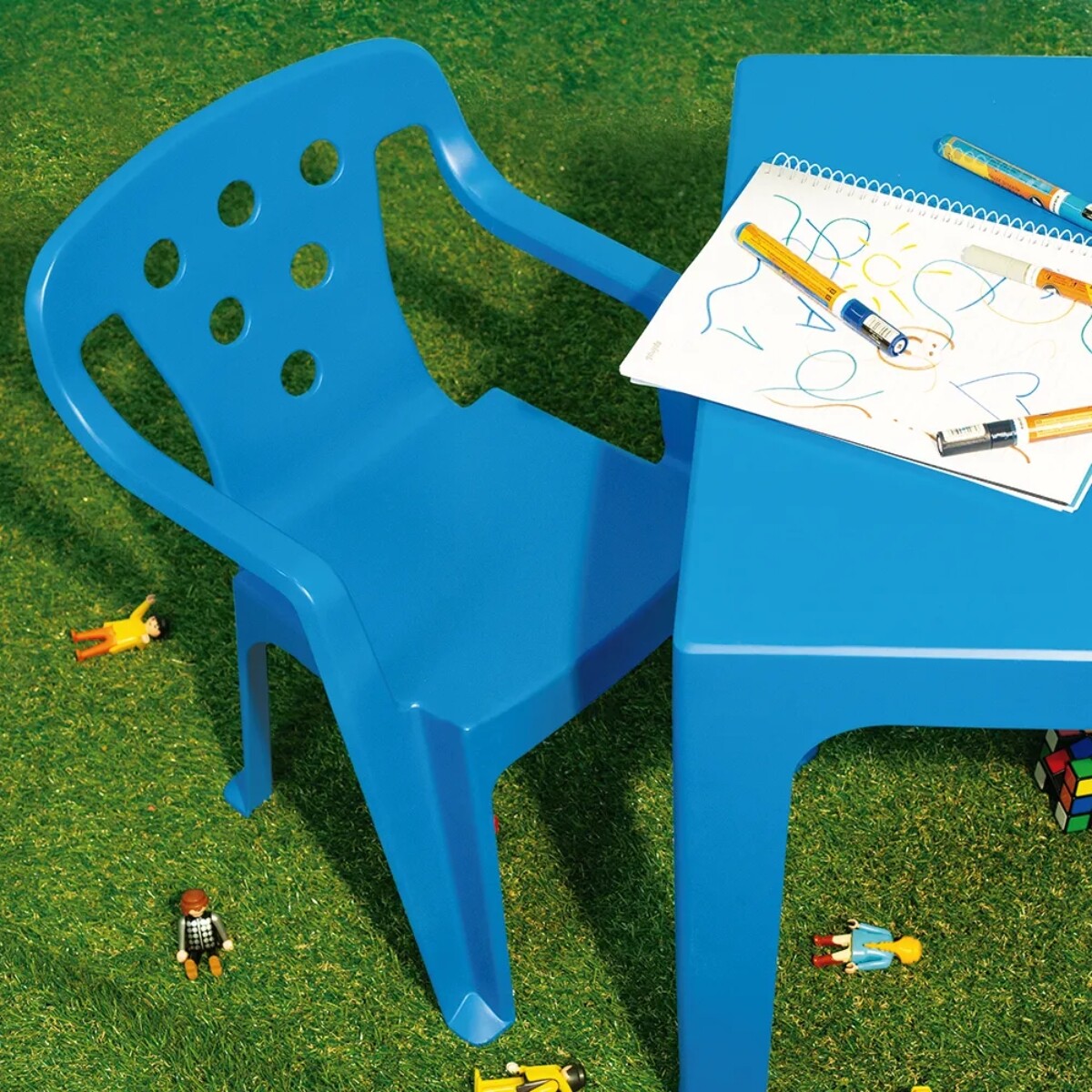 Juego De Mesa + 2 sillas infantil - AZUL 