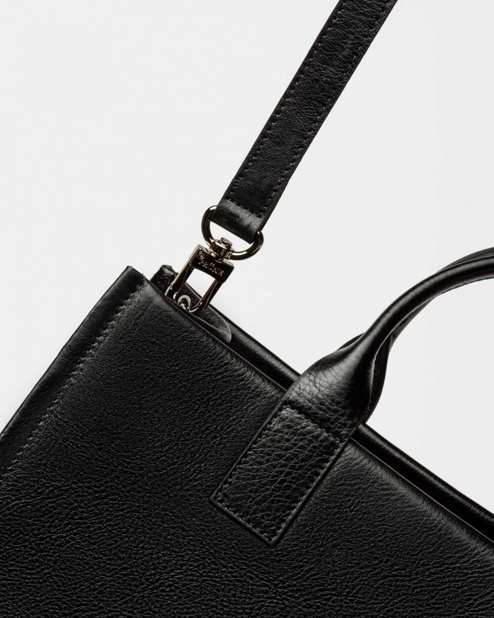 Cartera de mano Capri en cuero vegetal liso Negro