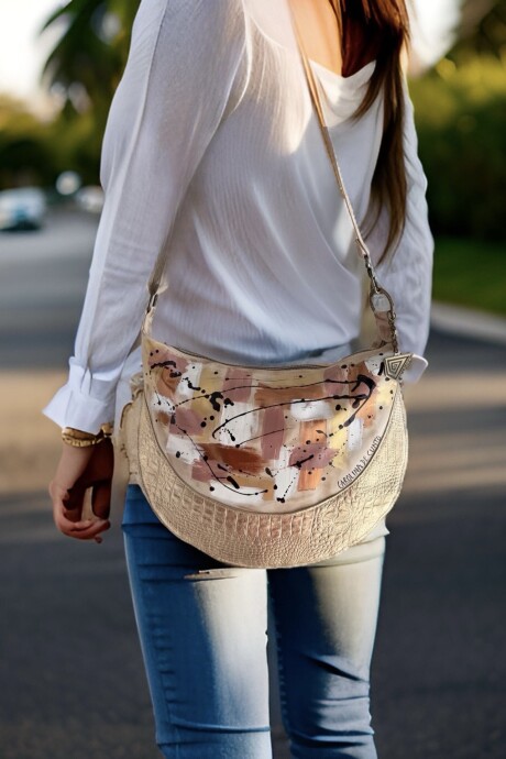 Cartera De Cuero Natural Y Dorado Modelo Milán Línea Ottenta Con Arte Pintado A Mano Por Carolina De Cunto. Cartera De Cuero Natural Y Dorado Modelo Milán Línea Ottenta Con Arte Pintado A Mano Por Carolina De Cunto.