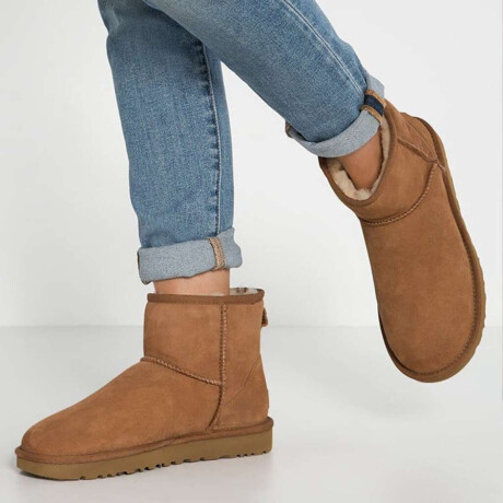 Botas UGG Classic Mini II Chesnut Marrón