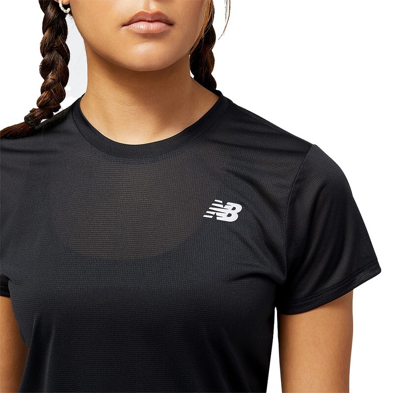 Remera New Balance Accelerate Sleeve Negro