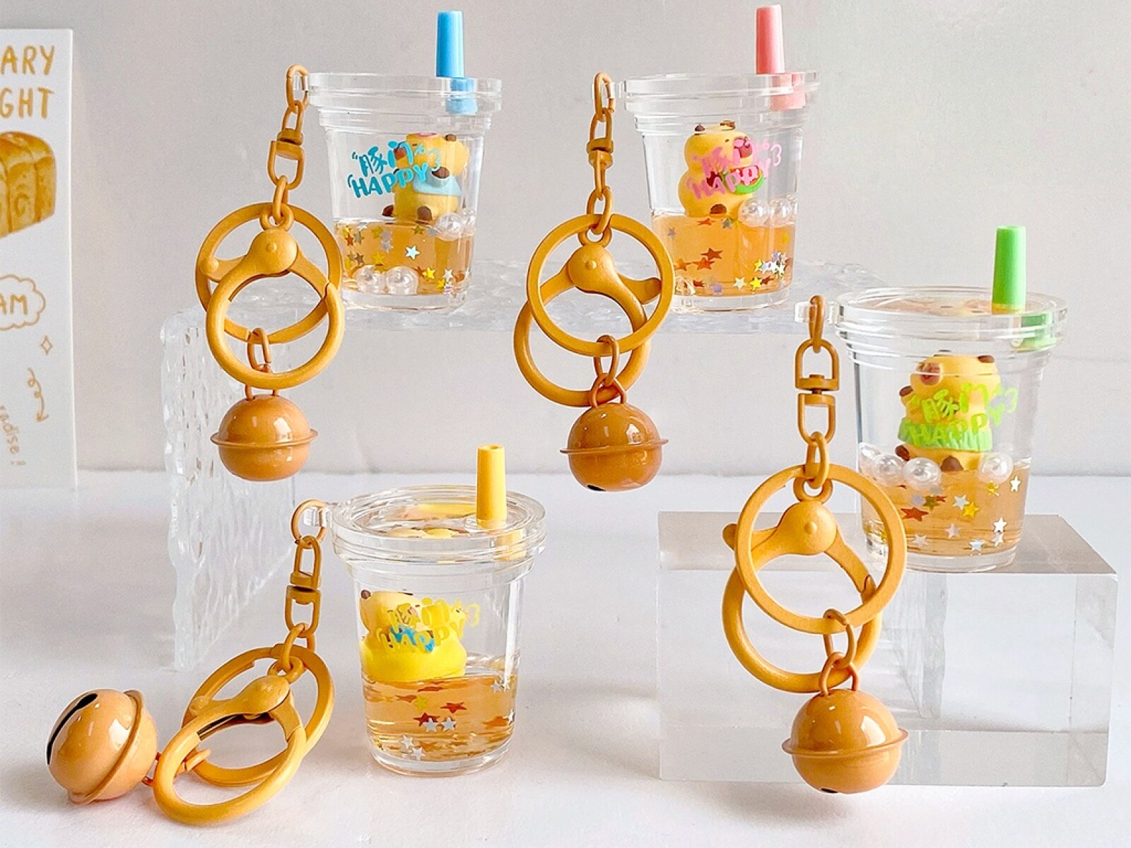 LLAVERO DE CAPIBARA EN TAZA DE TÉ CON LECHE 