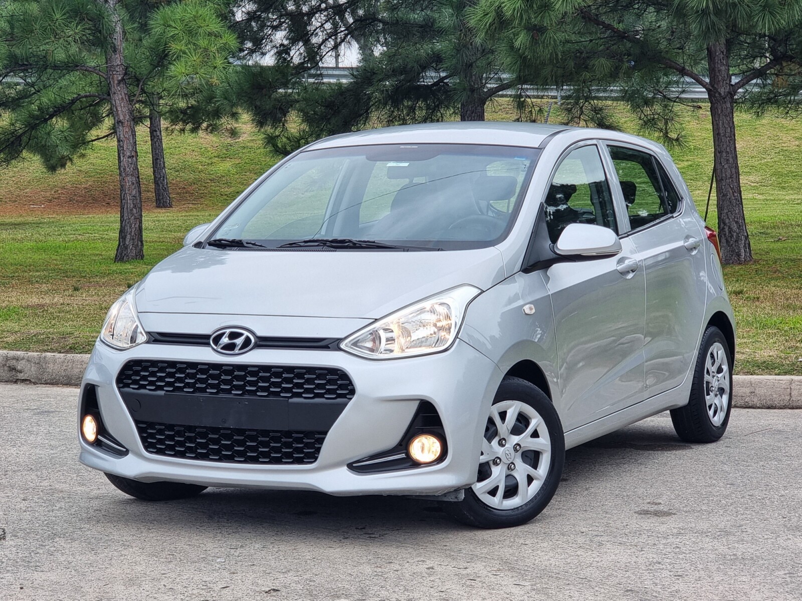 Hyundai Grand i10 GL 1.25 Extra Full | Permuta / Financia 